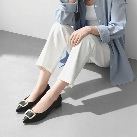 10% OFF: 2024SS: Pointed toe buckle flat shoes (4785) Black