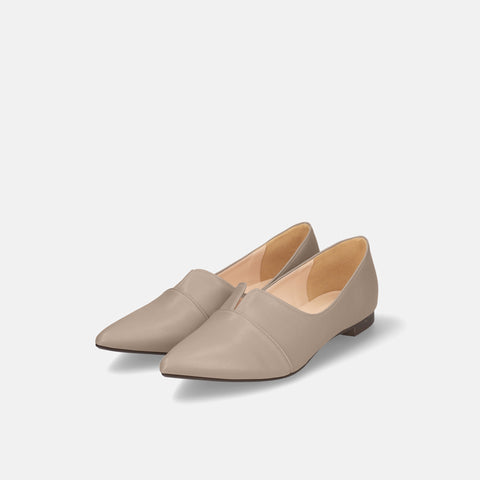 2025SSBI:ポインテッドトゥ フラット 切替ドレスシューズ(154)グレージュ/mamian(マミアン)