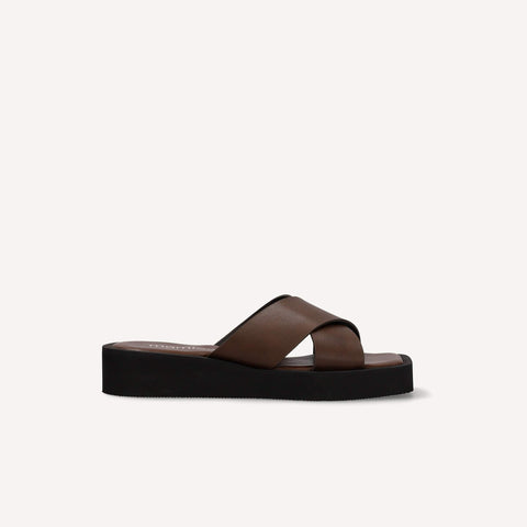 限定特価3,490円:【ユニセックス】厚底 プラットフォーム クロス サンダル(m10bn07)ダークブラウン/mamian(マミアン)