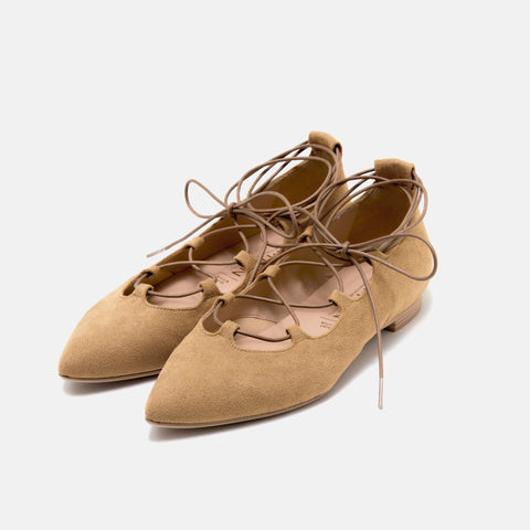 50%OFF：レースアップ ポインテッドトゥ フラットシューズ（130-16ss2）キャメルスエード