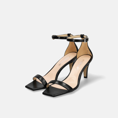 15% OFF: 2024SS: Simple Strap Sandals (735) Black